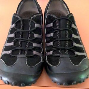 Clarks Privo Black Leather Slip Ons Size 8